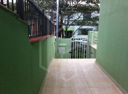 Rua Aruja, nº 118 – Casa Comercial