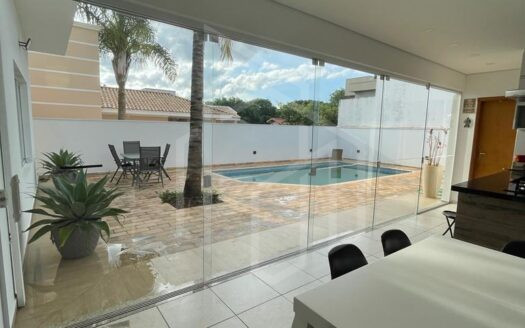 Mansão em Boituva em condomínio fechado